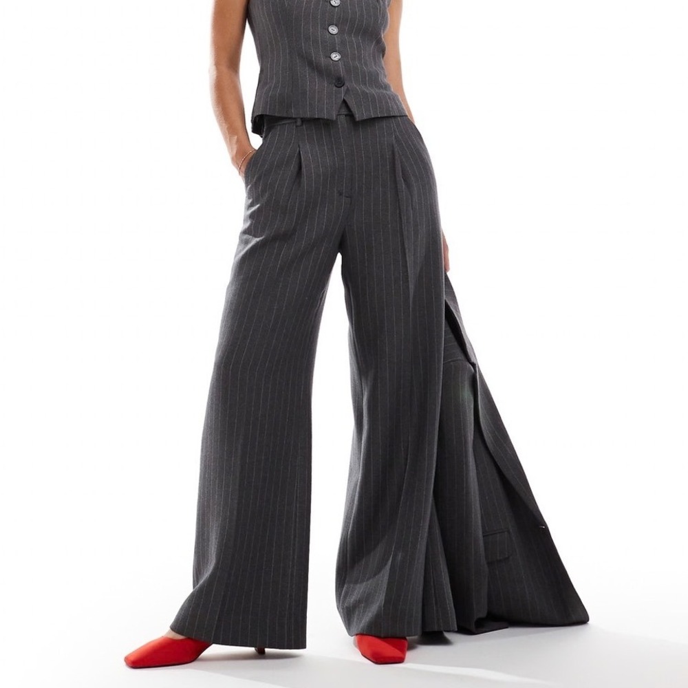 Abercrombie Grey Pinstripe Sloane Tailored Pant 6S Elevated Minimalist Academia